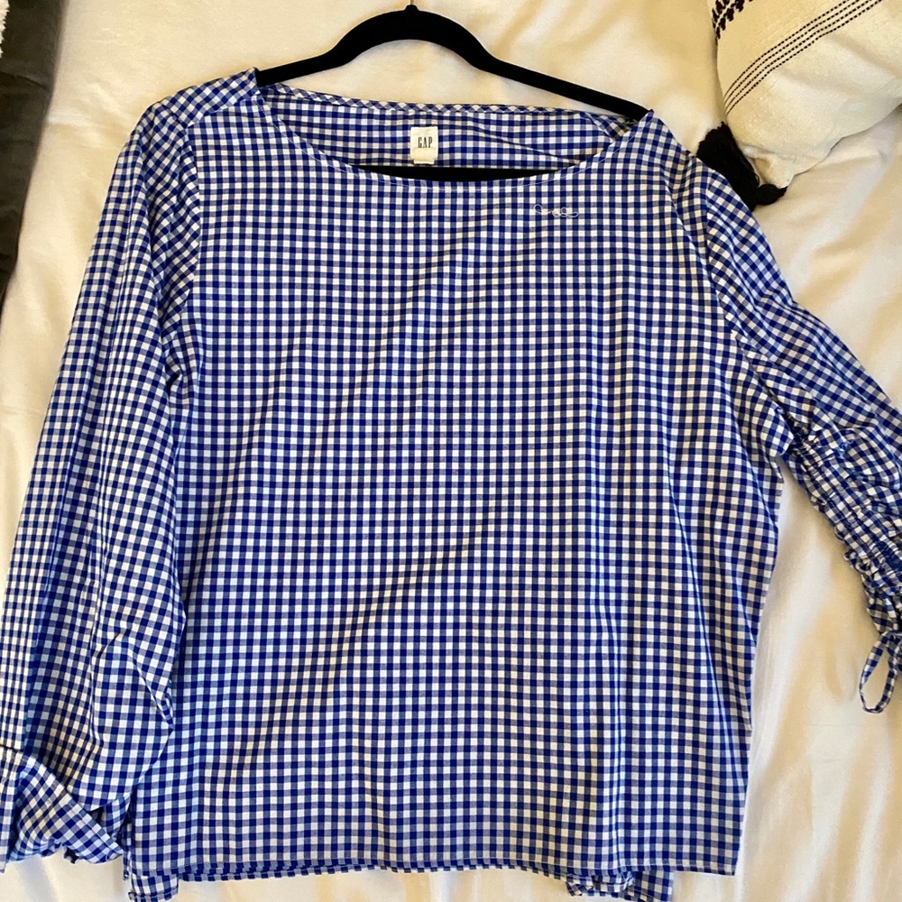 GAP Blue and white checkered Top